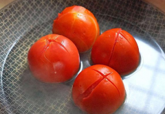 西红柿黄叶是什么原因 有哪些补救措施